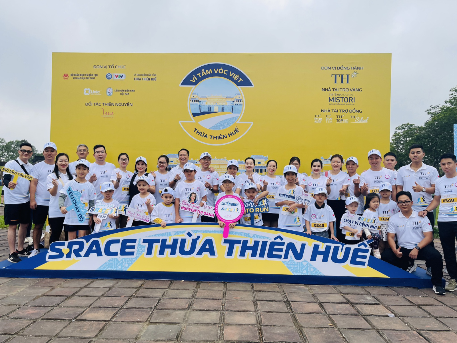 Gần 15.000 vận động viên tại S-Race Huế trở thành những "chiến binh" chạy vì bệnh nhi cùng Quỹ Vì Tầm Vóc Việt